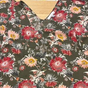 Fourteenth Place Floral V-Neck Top